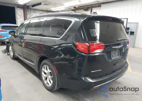 2017 Chrysler Pacifica Touring-L z USA, uszkodzony, nr VIN 2C4RC1BG6HR514368